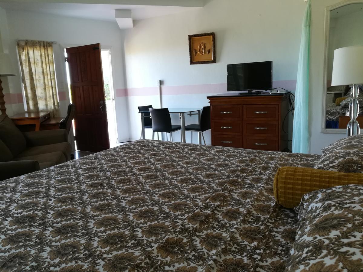 Inn La Galleria Five Islands Village Esterno foto